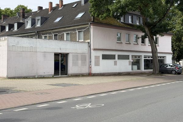 geräumiges Ladenlokal in Wohngebiet mit Stellplätzen