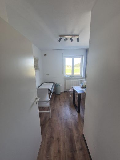 Ufficio / studio in posizione centrale a Erdweg – Behandlungsraum 2