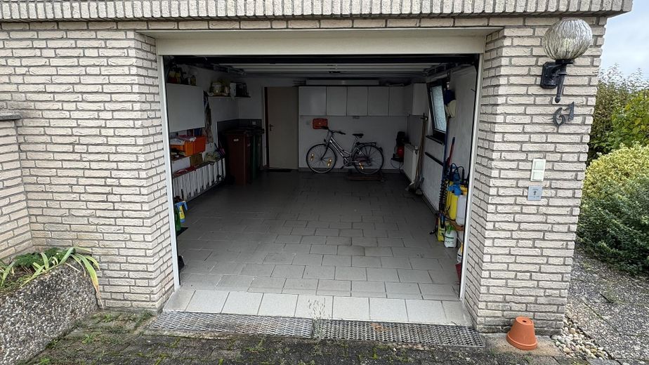 Schönes Einfamilienhaus in Wächtersbach – Direkter Zugang zur Garage