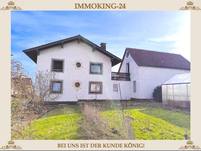 GROSSZÜGIGES HAUS + TOLLE MATERIALIEN! ++ IDEAL FÜR PFERDEHALTUNG ODER ÄHNLICHES! ++ – RÜCKANSICHT DES HAUSES