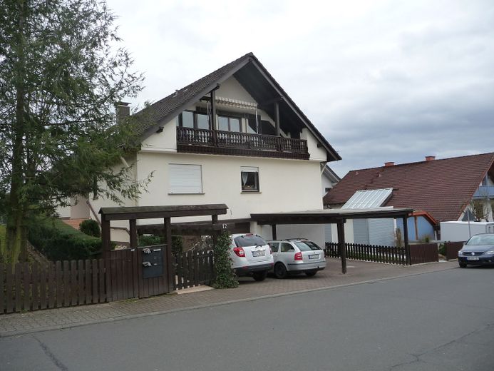 Fine small apartment in Hösbach near Aschaffenburg – Wohnhaus mit Carport