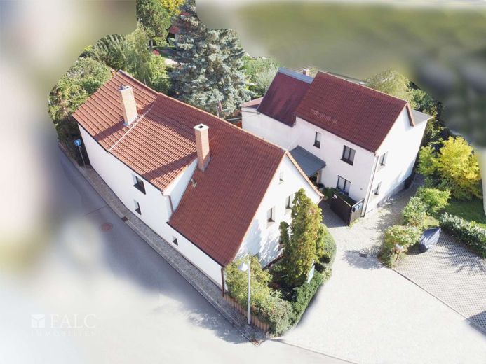 Ruhiges Familienidyll und viel Platz. Zwei wirtschaftlich getrennte Häuser+ Garten zum Einheitspreis – Ansicht von oben