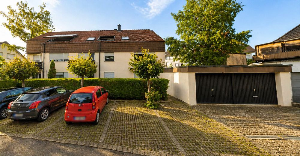 Accogliente abitazione di proprietà a Reutlingen: appartamento al piano terra di 3 locali con terrazza – Stellplatz