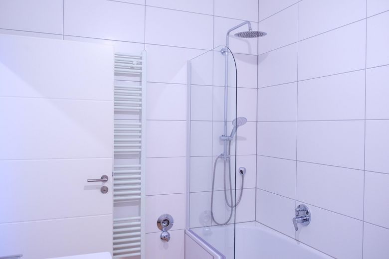 3-Zimmer EG-Wohnung im Loft-Stil in Mannheim-Rheinau Erstbezug nach Sanierung – Badezimmer