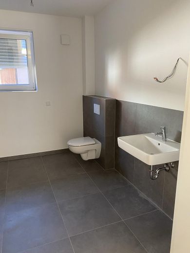 Fischerhude - Quelkhorn Barierefreie EG-Neubauwohnung in KfW 40 Ausführung, bezugsfertig – Badezimmer - Bild 2