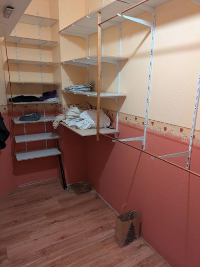 begehb. Kleiderschrank EG