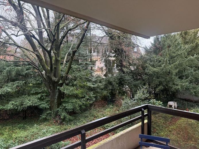 Ihre neue Bürofläche am Stadtwaldgürtel – Balkon