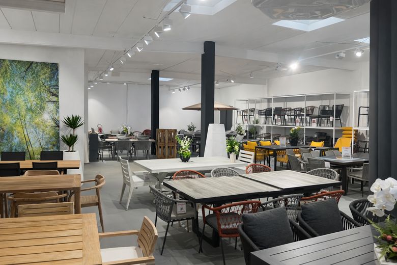 Lager-/Produktionsfläche & Büro - 7500 qm - (teilbar ab 200 qm) - Rampen & ebenerdige Tore – Foto 9
