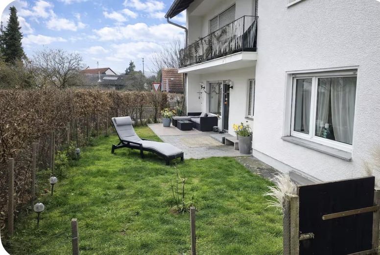 Ehemaliger Bauernhof mit Stadl, großem Grundstück und vielseitigen Nutzungsmöglichkeiten – Terrasse und Garten EG