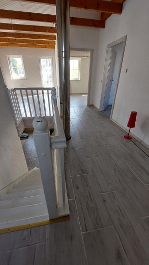 EFH (Null Energiekosten!) mit Erdwärme, PV, Speicher, ohne Makler (Mehrgeneration geeignet) – Galerie, Treppe nach unten