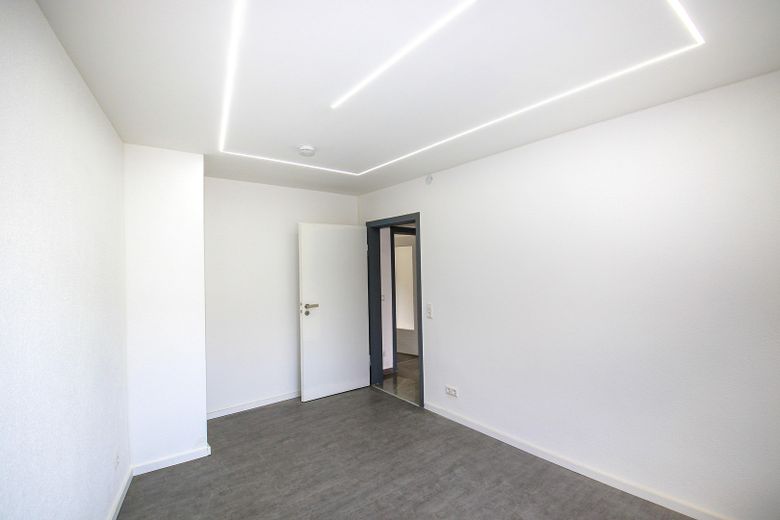 Urbaner Wohntraum mit Tiefgarage: 2-Zimmer kernsaniert – ideal für Paare, Single oder Investment – Schlafzimmer