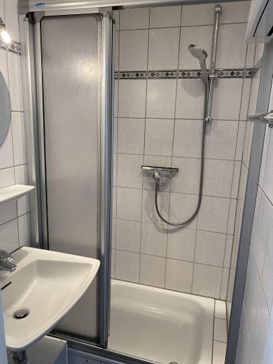 Casa a schiera di testa in posizione residenziale tranquilla a Untereisesheim – Bad Kinder 