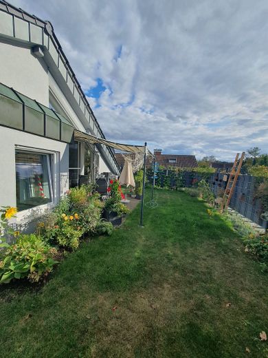 Moderno apartamento de 3,5 habitaciones y 112 m² con terraza y jardín en Römerberg-Mechtersheim – Garten Terrasse 