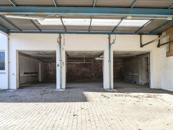 Blick in die Garagen