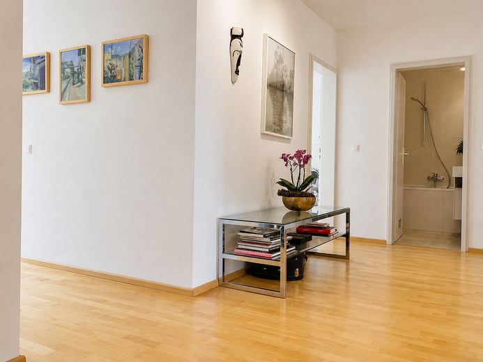 Großzügige Dachterrassenwohnung mit zusätzlichem Balkon in Haar – Offener Schnitt