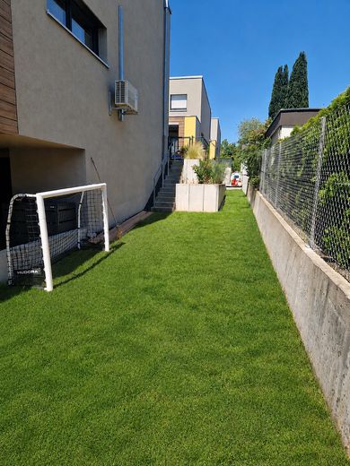 Moderno casa a schiera d'angolo in posizione adatta alle famiglie – Garten