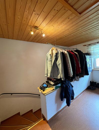 Zweifamilienhaus in Halblech, Ostallgäu – Eingangsbereich & Garderobe OG
