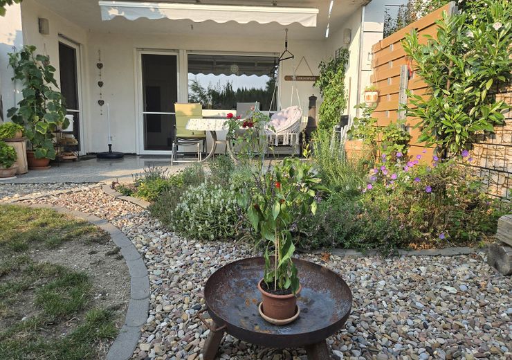 Einfamilienhaus in traumhafter Lage mit Panoramablick auf Bodensee und Schweizer Berglandschaft – Terrasse und Garten 3