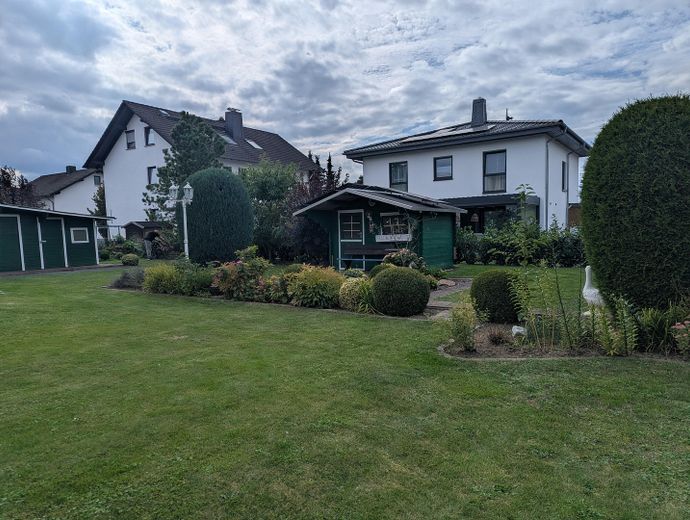 2 yaşam alanı, bahçe ve aile için bolca alan sunan geniş iki ailelik ev – Gartenhütte 1