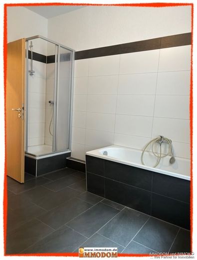 2-Zimmer-Wohnung mit schönem Bad in Wilkau-Hasslau, helle Räume, preiswert zu vermieten! – Bad