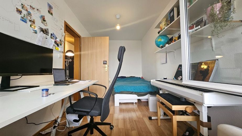 *** Attraktive Balkonwohnung mit Fernblick in Hadern ***  ideal für Eigennutzer &amp; Anleger – Schlafzimmer