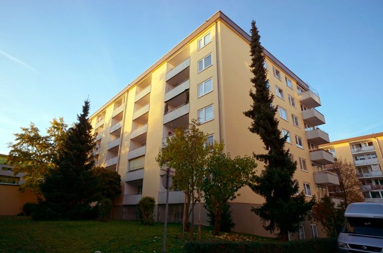 Ab 1.10.: Möblierte 1-Zimmer-Wohnung im Herzen von München-Schwabing – hochwertig saniert – Das Gebäude von Außen