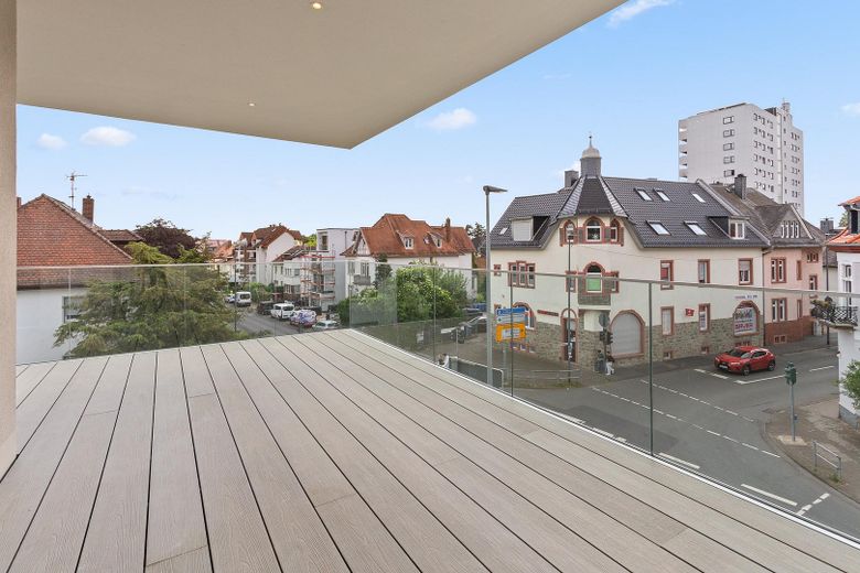 4-Zimmer-Wohnung mit hochwertiger Einbauküche und großem Balkon zu vermieten! – Dachterrasse
