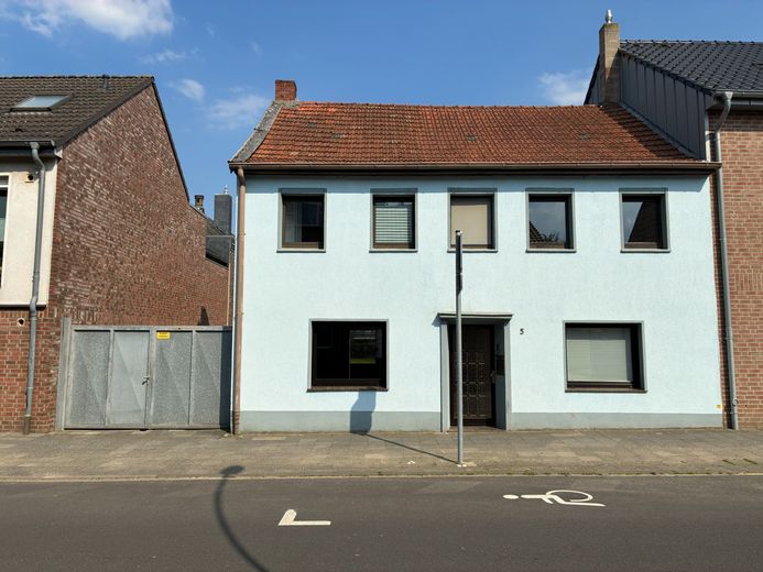 Rodzinna idylla, wymarzony ogród, pożądana lokalizacja w centrum Nettetal-Lobberich – Front Haus