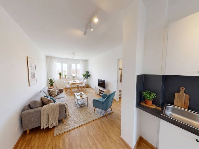 Vivienda moderna en Kronsrode: piso de 4 habitaciones con COCINA EQUIPADA, BALCÓN y LOGIA – Foto 1