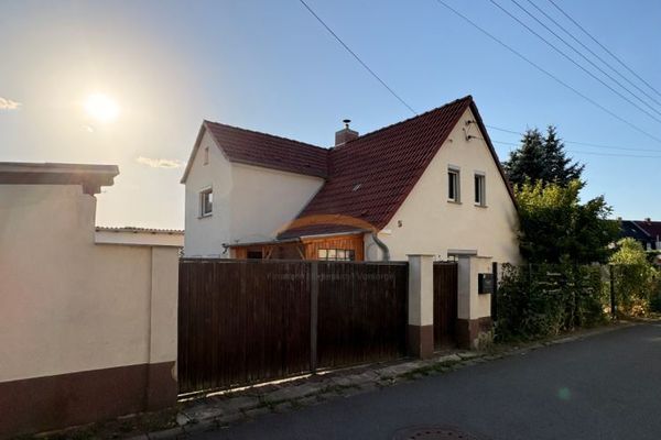 Familienfreundliches Einfamilienhaus mit großem Grundstück, Kamin, Nebengebäuden und viel Potenzial