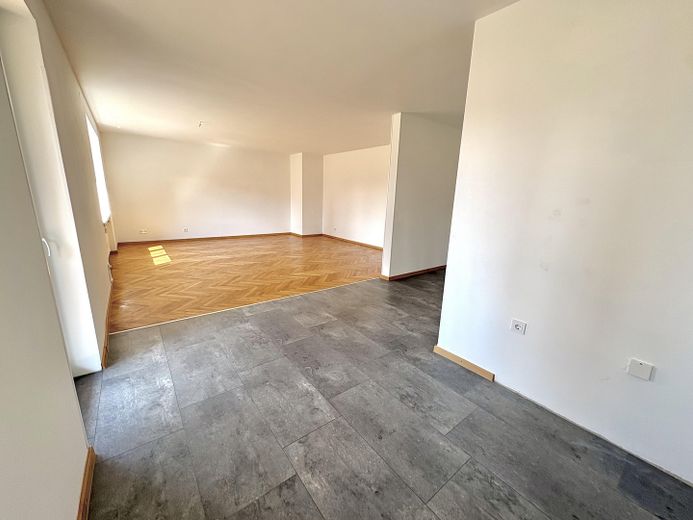 Familienfreundliche 3-Zimmer Wohnung in Kitzingen – Foto 1