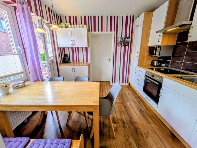 Elmshorn’da çok yönlü tek veya iki ailelik ev – Aile, home office veya kısmi kiralama için alan! – Küche