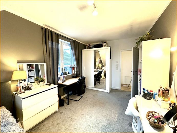Kind/ Büro OG