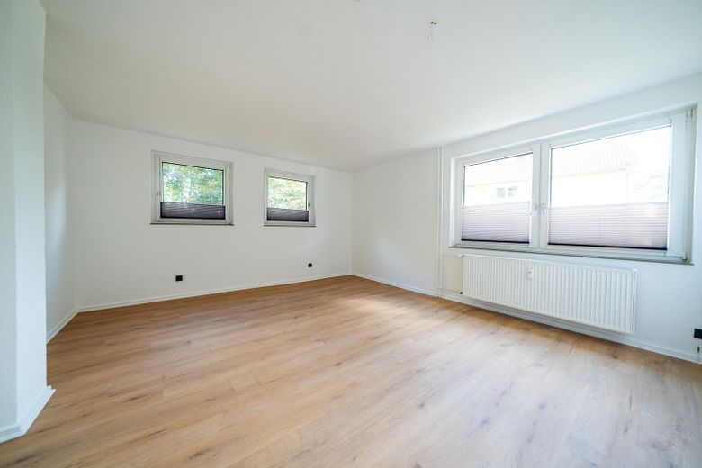 Frisch renovierte 3-Zimmer-Eigentumswohnung mit Balkon – Kinderzimmer