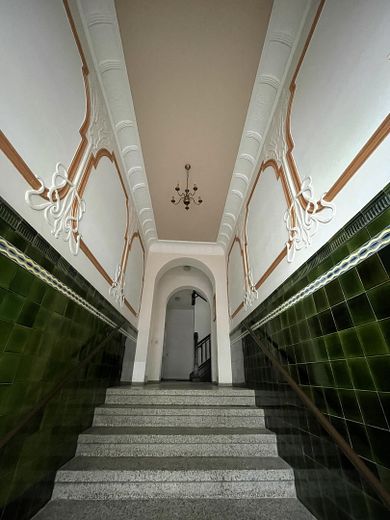 Old-Building Dream in Leipzig-Gohlis Mitte: Spacious 3-room apartment (88 m²) with stylish character – Flur