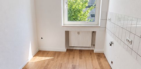 Frisch renoviert, hell & sofort frei – dein 2-Zimmer-Zuhause in Bochum – Küche