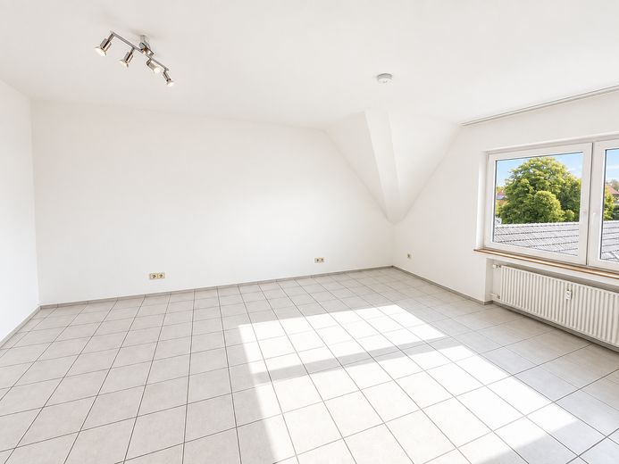 Über den Dächern von Langenfeld – 3 Zimmer mit Balkon & Einbauküche – Schlafzimmer 1