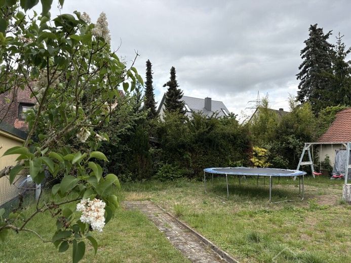 Seltene Gelegenheit: Baugrundstück mit Abrisshaus und großen Garten in Stein-Unterweihersbuch – EFH und Grundstück Stein 005