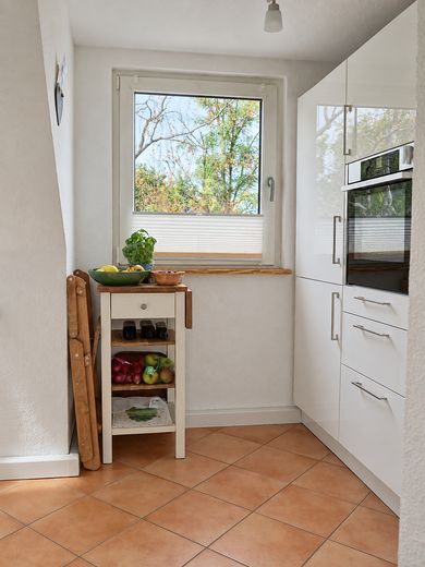 Umfangreich modernisierte 4-Zimmer-Wohnung mit großem Balkon + ca. 30qm2 Dachboden im Moltkeviertel – Küche