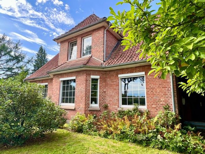 Walsrode - Dreikronen’de, ayrı girişli daire ve yaklaşık 1,4 ha araziye sahip çok kuşaklı konut – Fotoğraf 1