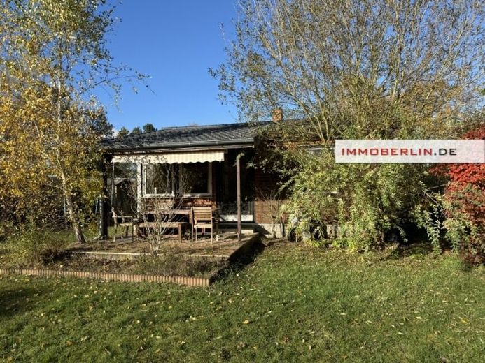 IMMOBERLIN.DE - Hübscher Gartenbungalow auf Eigenland in Tiergartensiedlung Oranienburg – Foto 1