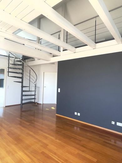 Galeriewohnung zum Wohlfühlen mit schöner Aussicht. Licht. Weite. Natur. – Wohnbereich