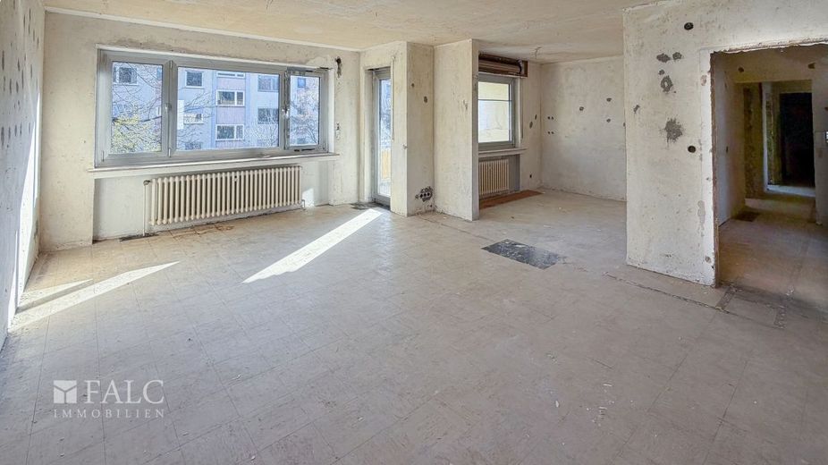Großzügige, teilentkernte 5-Zimmer-Wohnung in Rheinnähe – Wohnzimmer