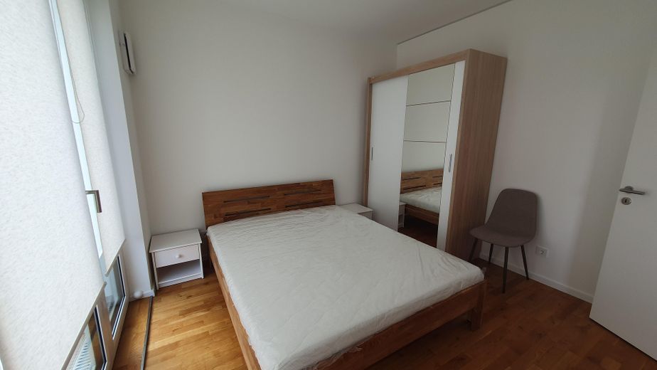 Hochwertige Neubauwohnung | Dachgeschoss | großer Südwestbalkon | voll möbliert – Schlafzimmer