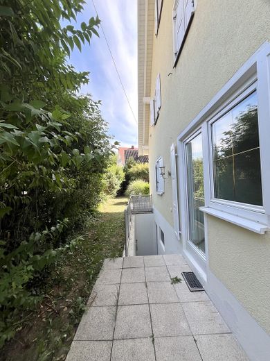 2 ZKB Gartenwohnung. Leben wie in einem Einfamilienhaus Garage Garten Keller alles neu! – Kellerabgang Waschküche 