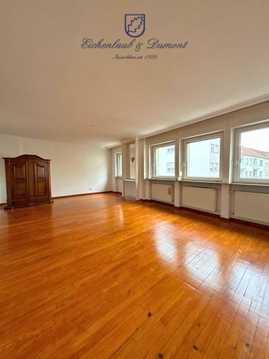 Großzügiges Haus, 410m² Gesamtfläche in ruhiger Seitenstraße von Saarbrücken-West – Wohn- &amp; Esszimmer OG