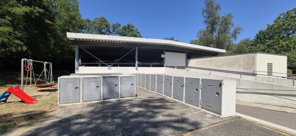 Appartement moderne de 4,5 pièces, 105 m², de plain-pied avec 2 balcons dans un cadre calme en lisière de forêt à Mühlacker – Garage