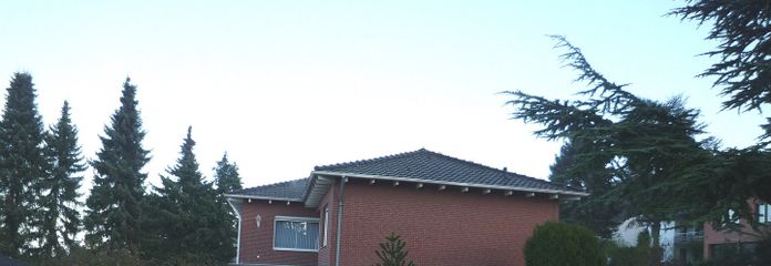 Seitenansicht mit Garten