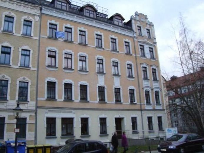 * Großezügige und vermietete 2-Zimmer mit neuem Laminat, Wannenbad und Balkon zum Toppreis! * – Foto 1