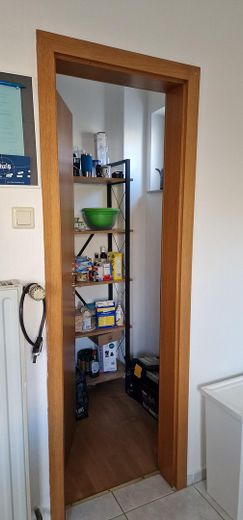 Abstellkammer Küche m. Fenster